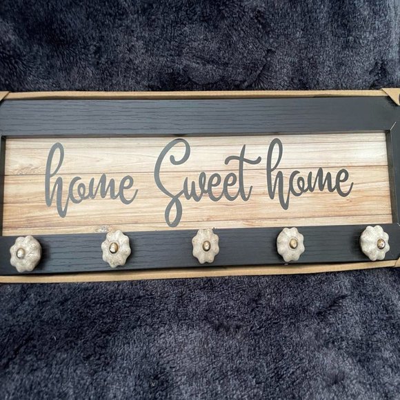 Wall Sign With 5 Hooks: Home Sweet Home - Picture 2 of 2